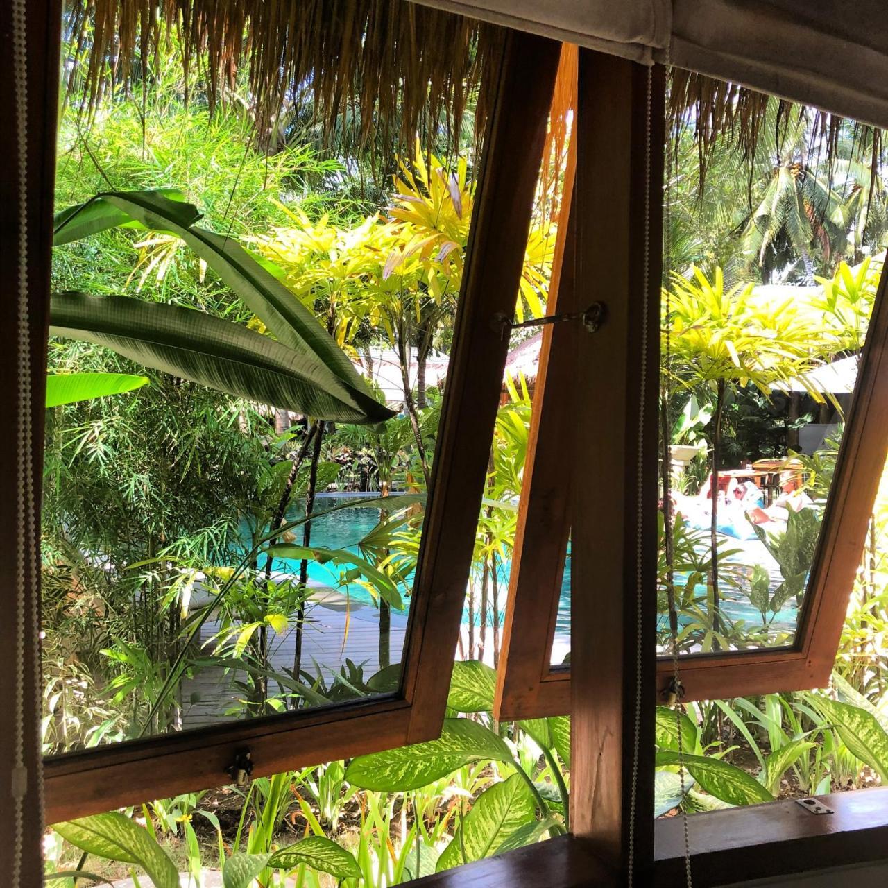 ホテル Mana Eco Retreat Kuta  エクステリア 写真